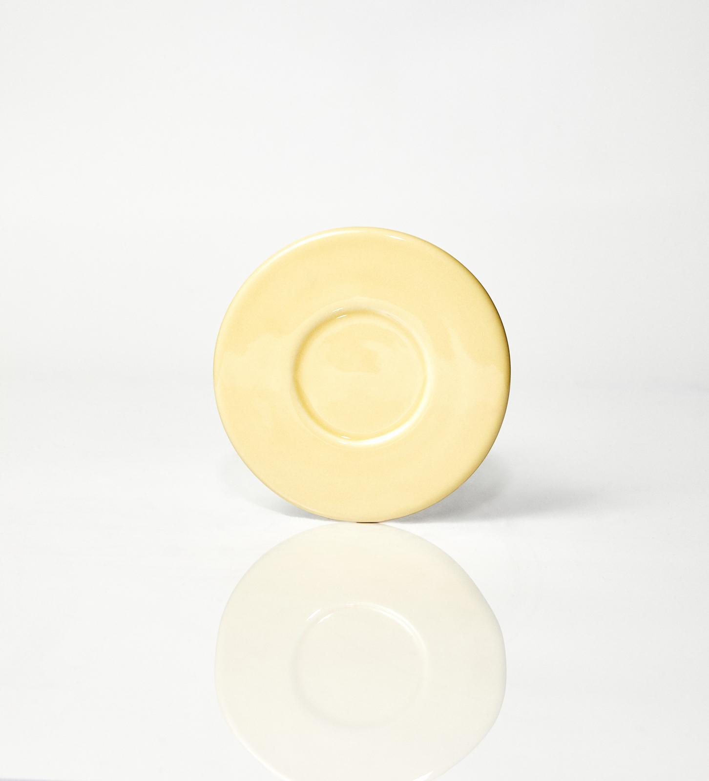 Kubek ceramiczny LOLA plus spodek Baub/ Butter/ ręcznie wytwarzany - obrazek 3