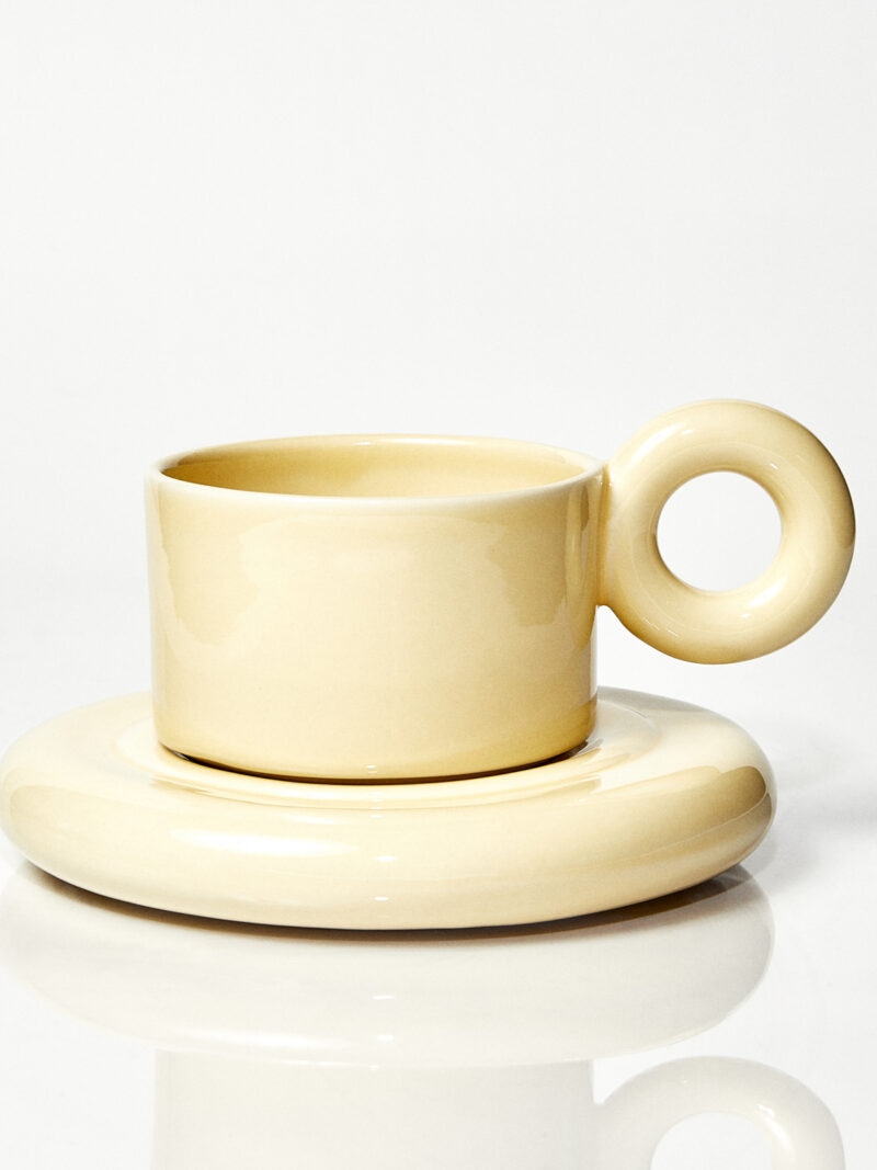 Kubek ceramiczny plus spodek Jackie / Butter/ ręcznie wytwarzane