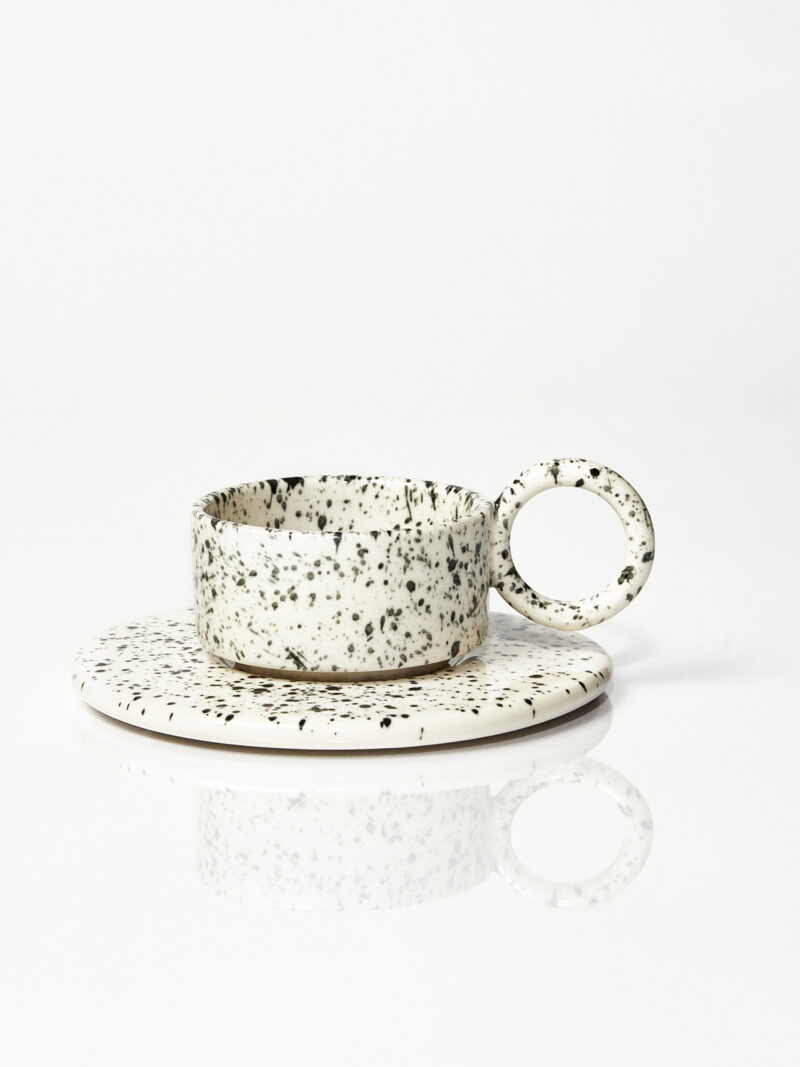 Filiżanka ceramiczna plus spodek Baub espresso nakrapiana/ Pollock patern/ ręcznie wytwarzana