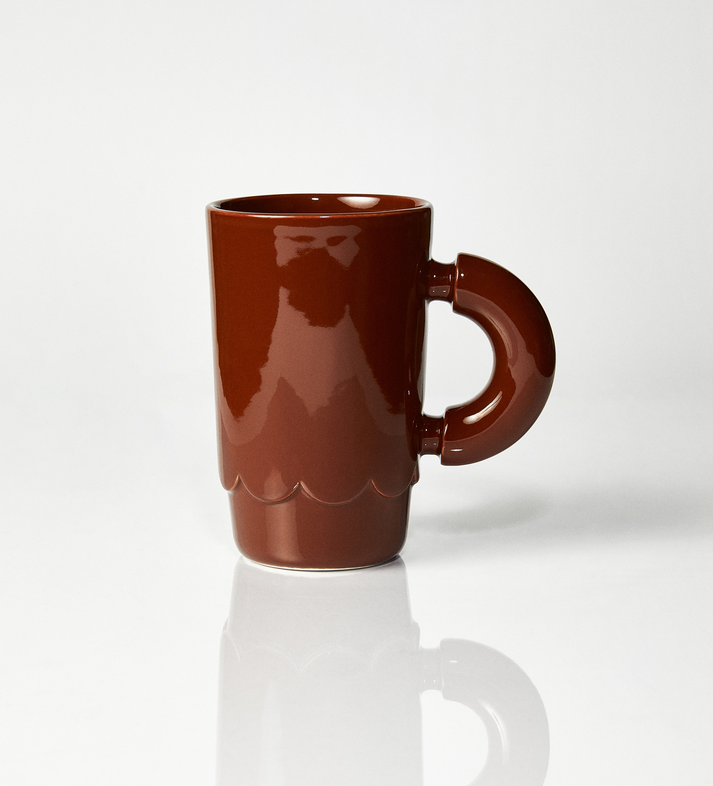 Kubek ceramiczny LOLA plus spodek Baub/ Hazlenut/ ręcznie wytwarzany - obrazek 3