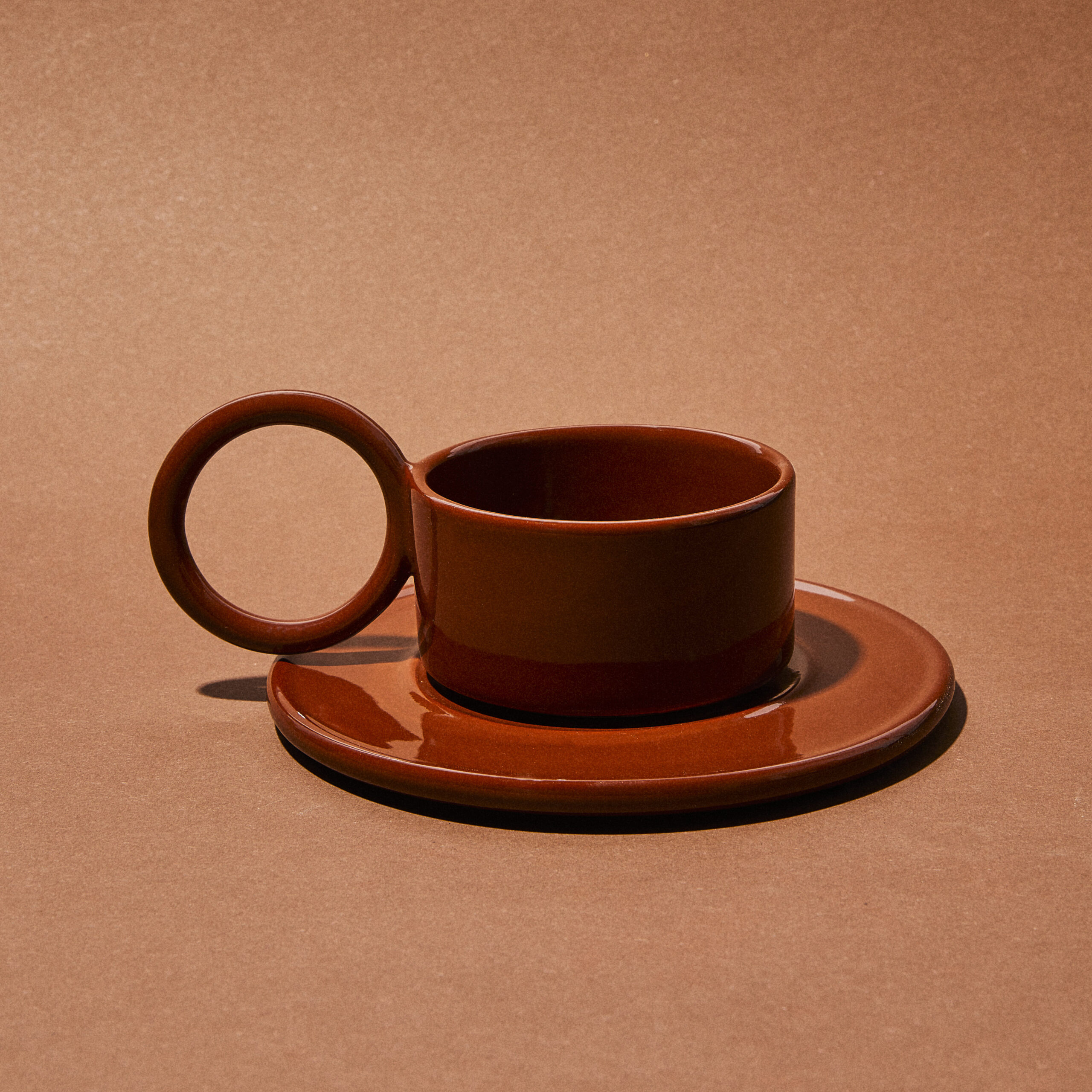 Filiżanka ceramiczna plus spodek Baub /Halzenut/ ręcznie wywarzana