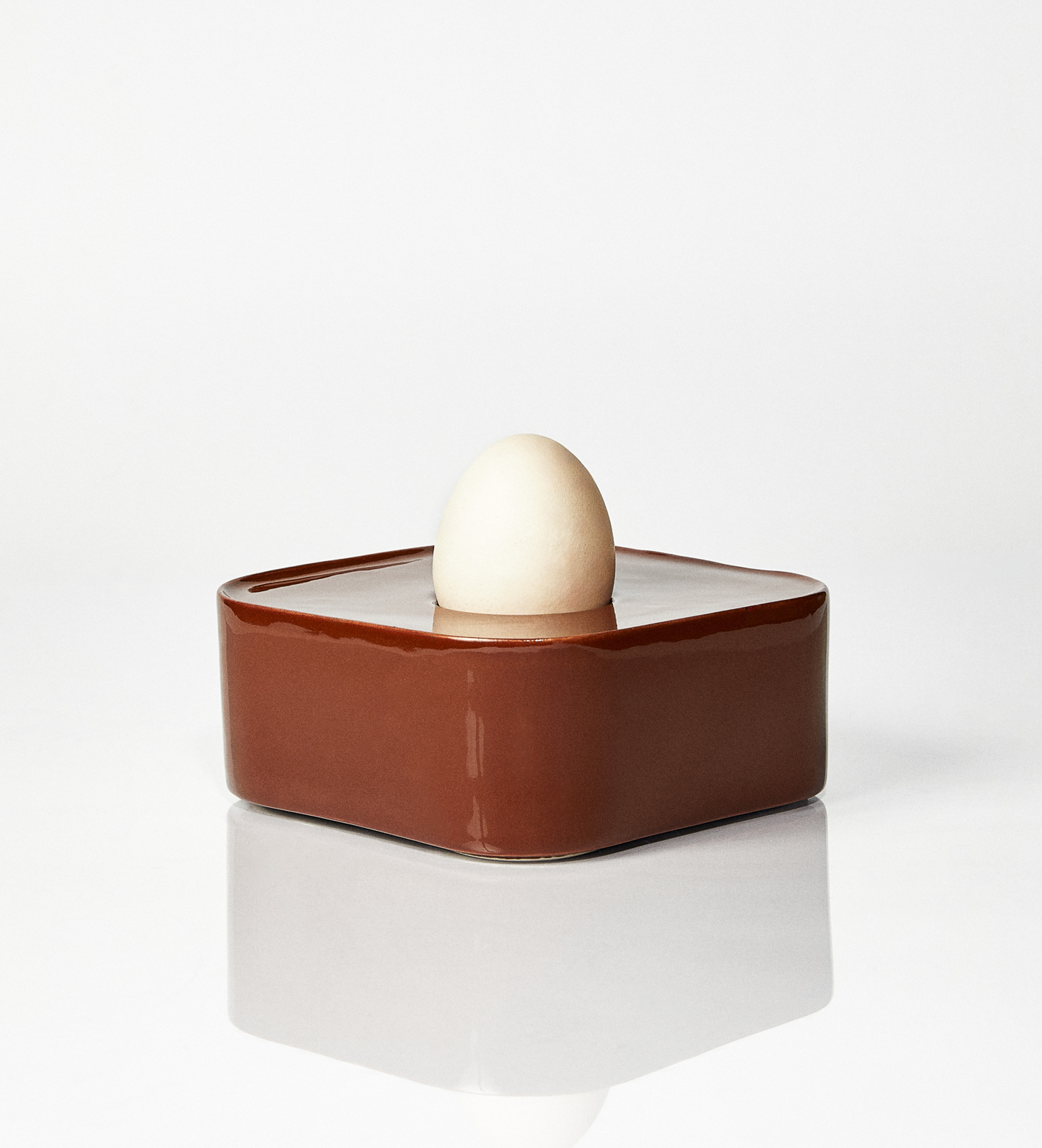 Holder na jajko CAMELOT / Hazlenut / ręcznie wytwarzany
