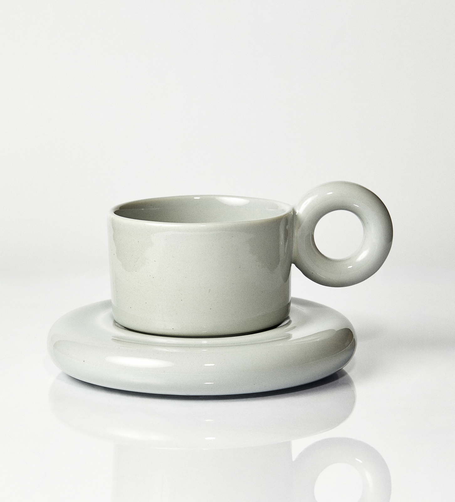 Kubek ceramiczny plus spodek Jackie / Taupe/ ręcznie wytwarzane