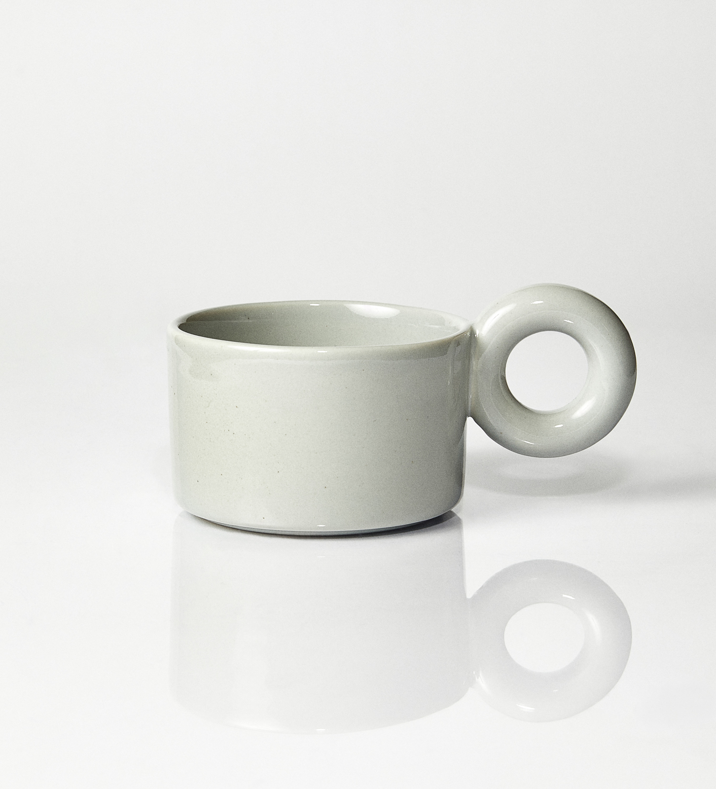 Kubek ceramiczny plus spodek Jackie / Taupe/ ręcznie wytwarzane - obrazek 4