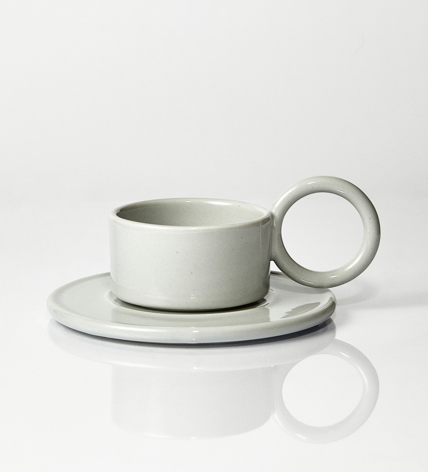 Filiżanka ceramiczna plus spodek Baub / Taupe/ ręcznie wytwarzana