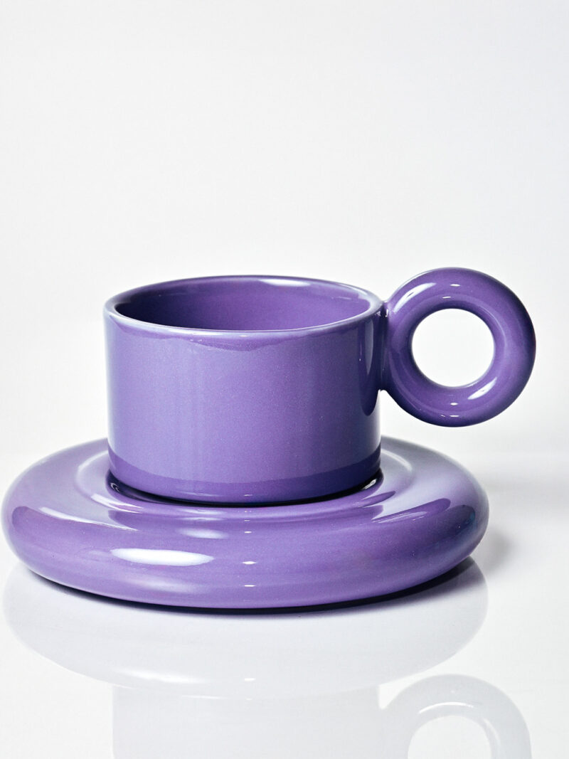 Kubek ceramiczny plus spodek Jackie / Electric Violet/ ręcznie wytwarzane